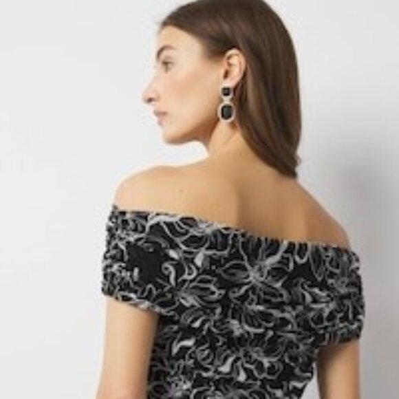 White House Black Market Tops - NWT  WHBM BLACK and WHITE OFF THE SHOULDER LINED RUCHED TOP SIZE XS